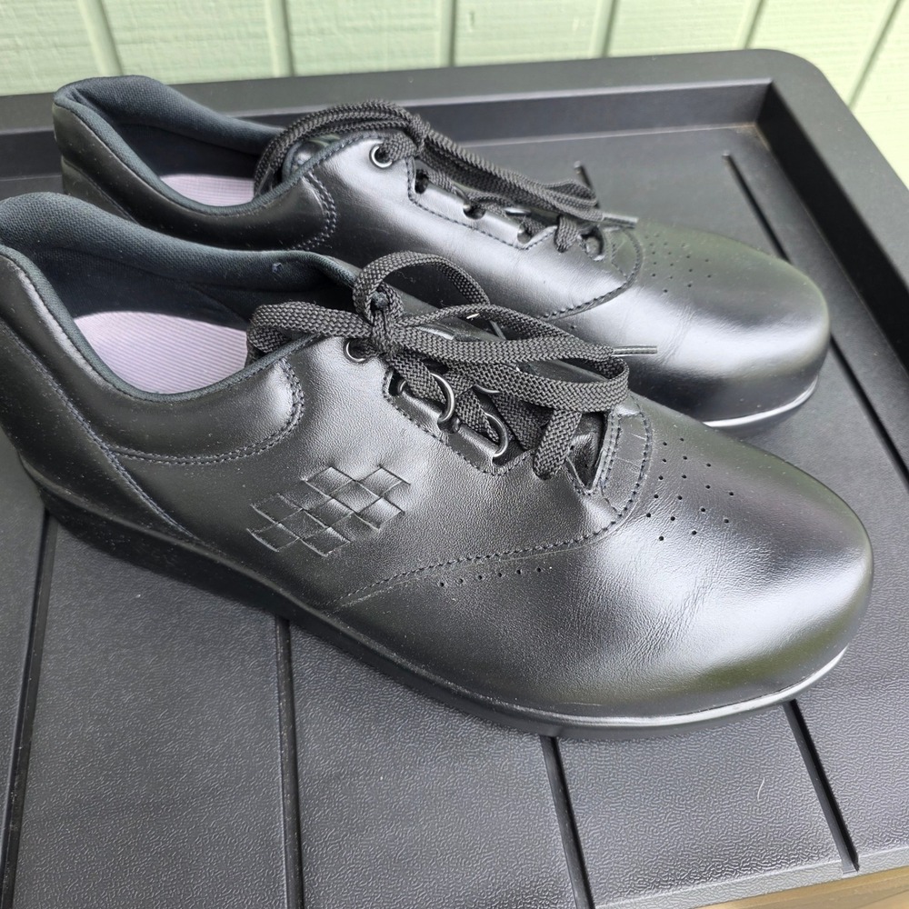 SAS Free Time Women 10.5 W Black Leather Walking Shoes Comfort Lace Up